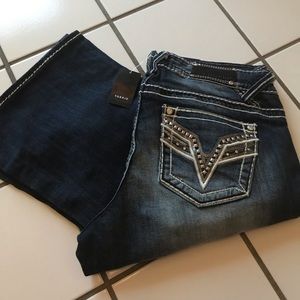 NWT Vigoss DK Blasted Chelsea Boot Jeans